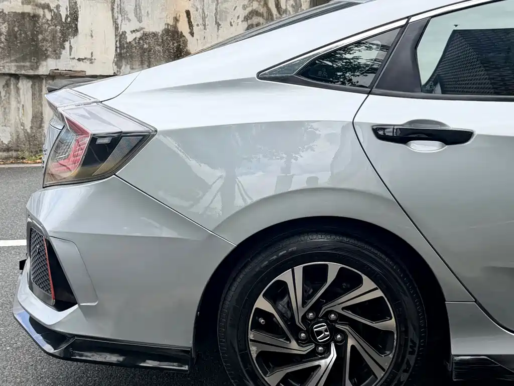 Honda Civic 2017 — фото 15