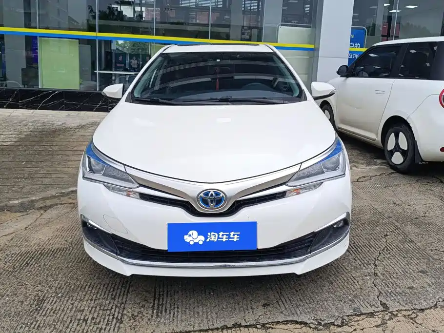 Toyota Corolla 2018 — фото 2