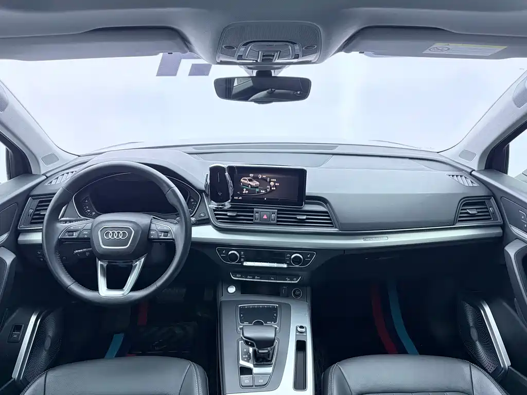 Audi Q5L 2020 — фото 18