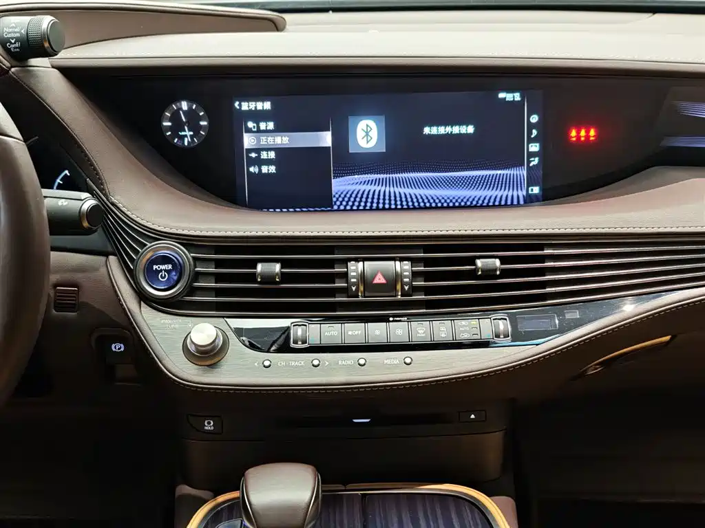 Lexus LS 2020 — фото 15
