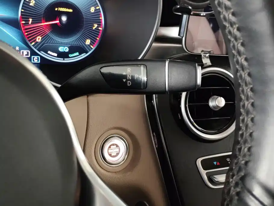 Mercedes-Benz C-Class 2019 — фото 16