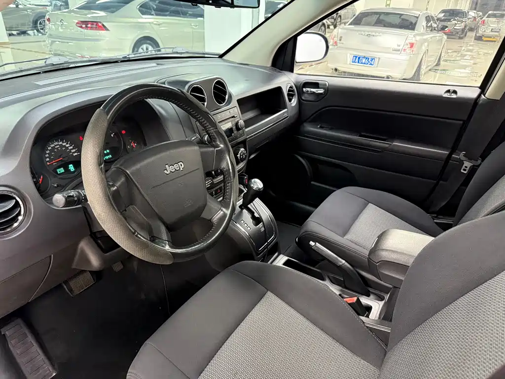Jeep Compass 2010 — фото 19