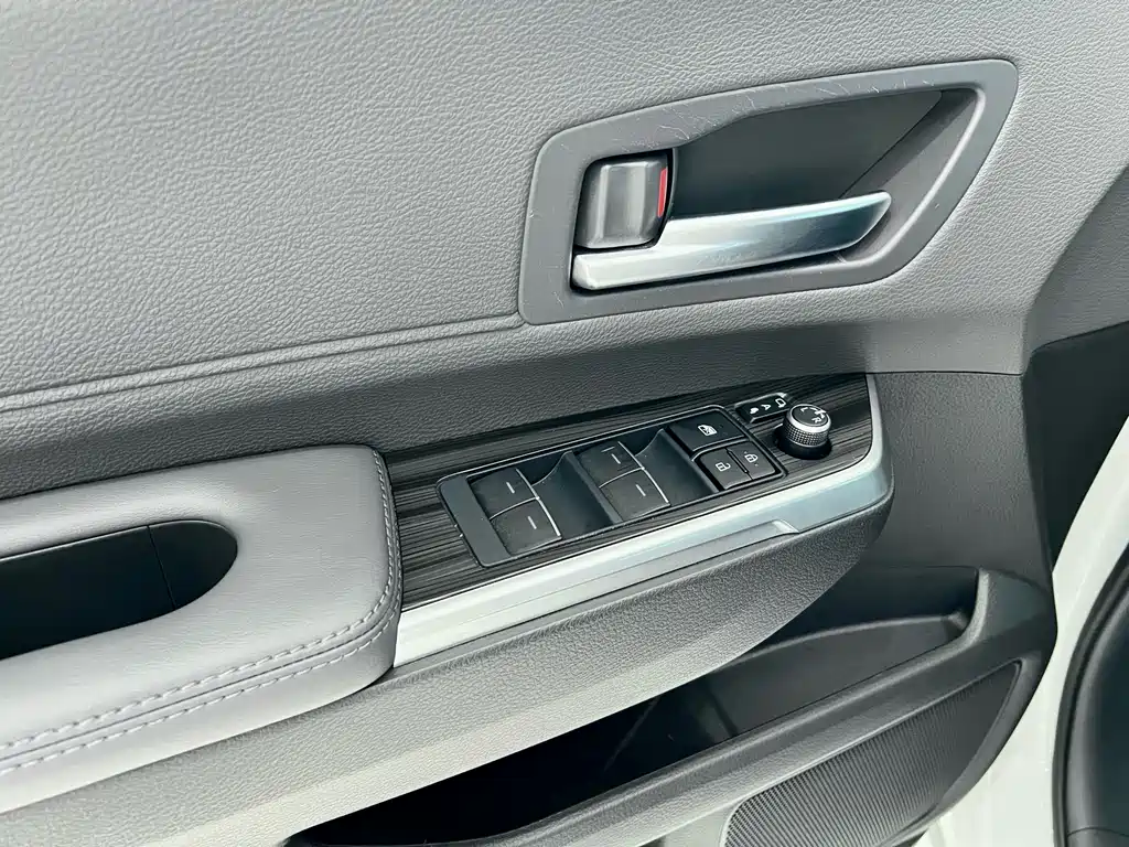 Toyota Sienna 2025 — фото 22