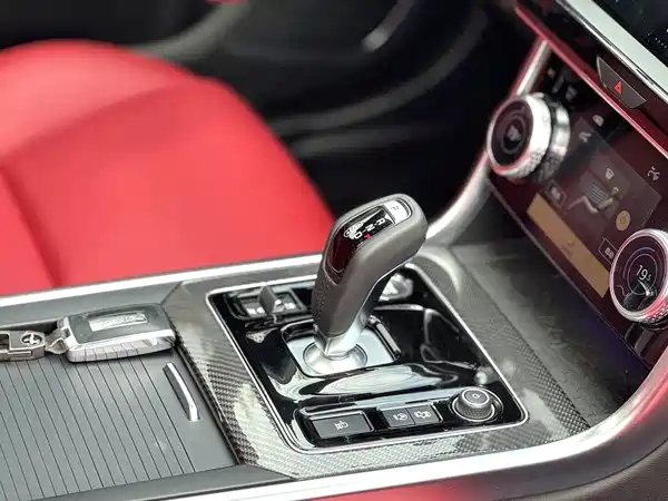 Jaguar XEL 2024