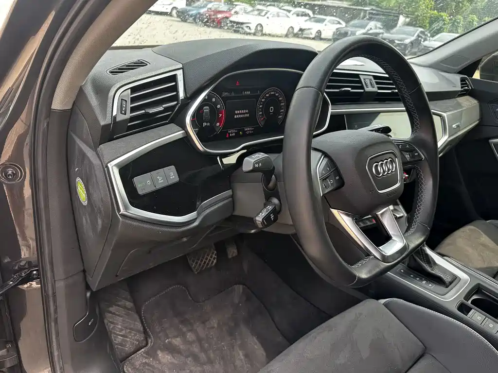 Audi Q3 2022 — фото 10