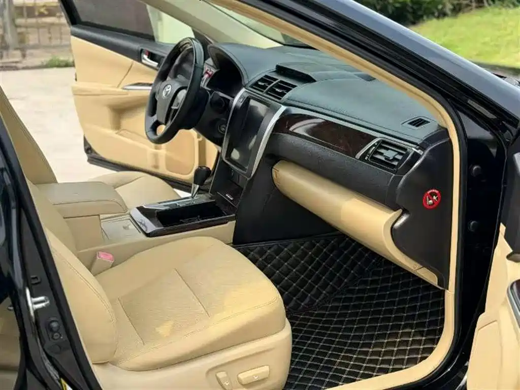 Toyota Camry 2015