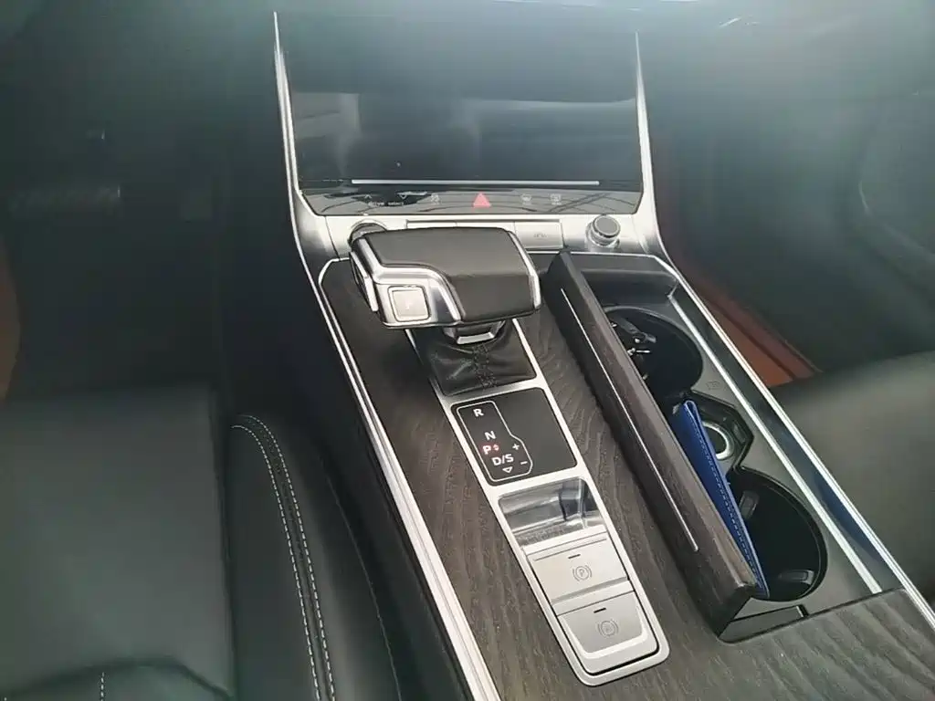 Audi A6L 2023 — фото 14