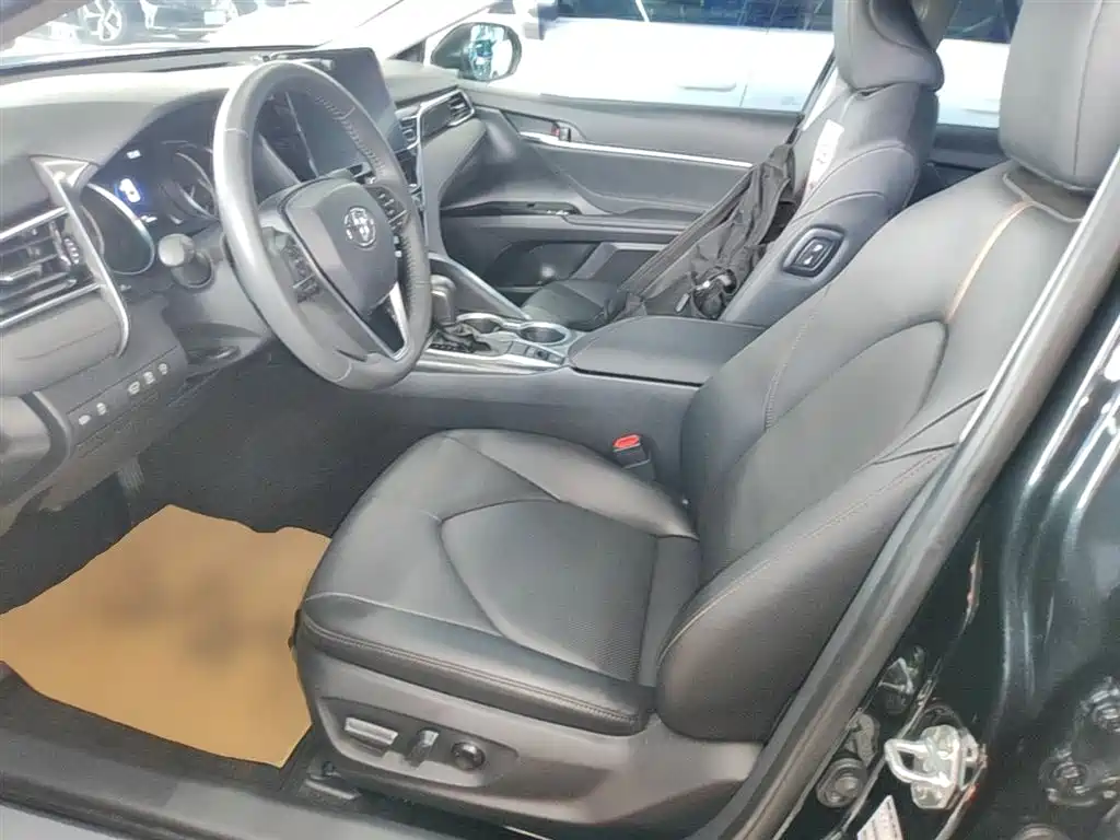 Toyota Camry 2023 — фото 15
