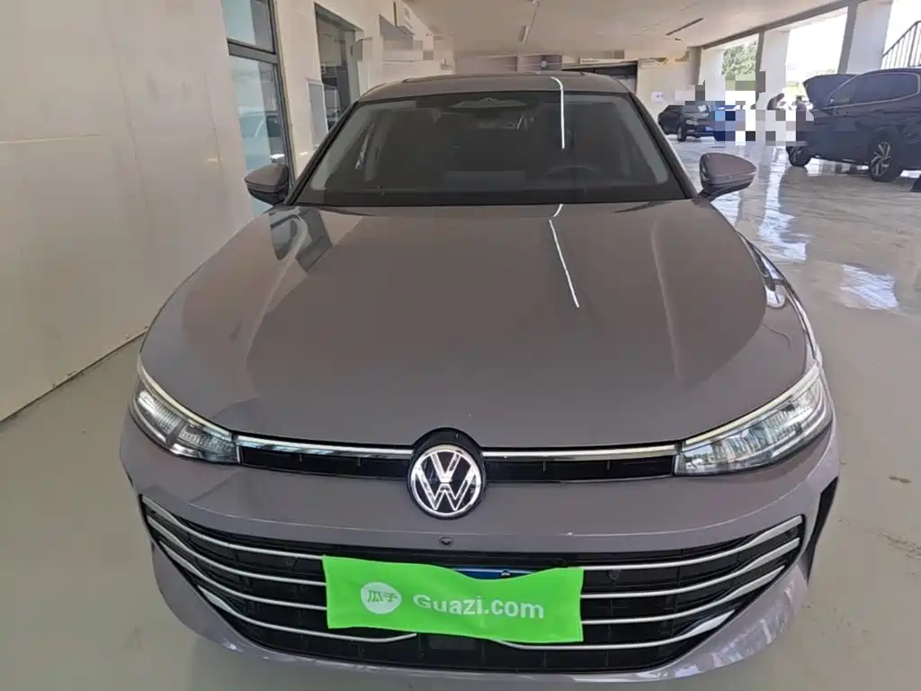 Volkswagen Passat 2024