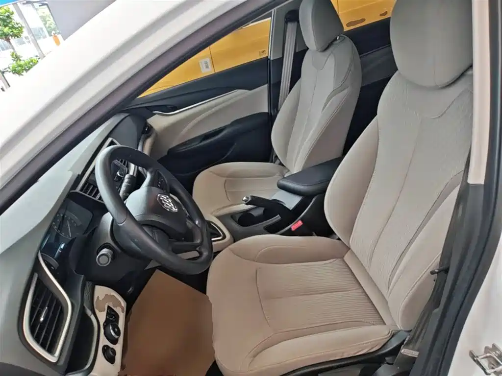 Buick Excelle 2015 — фото 15
