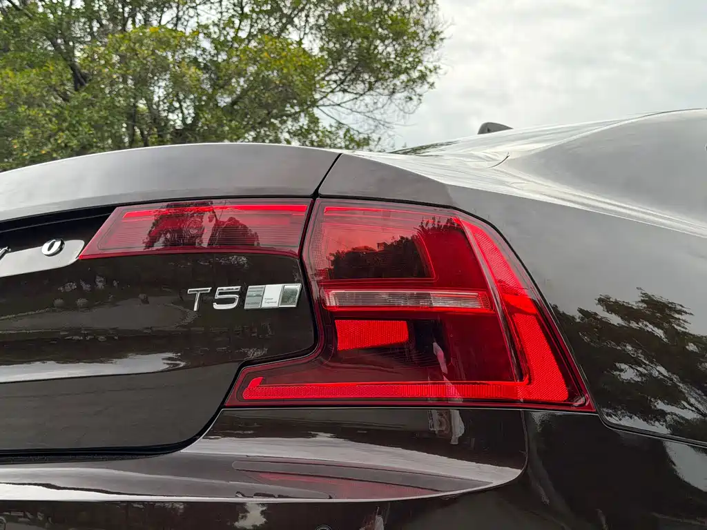 Volvo S90 2017 — фото 23
