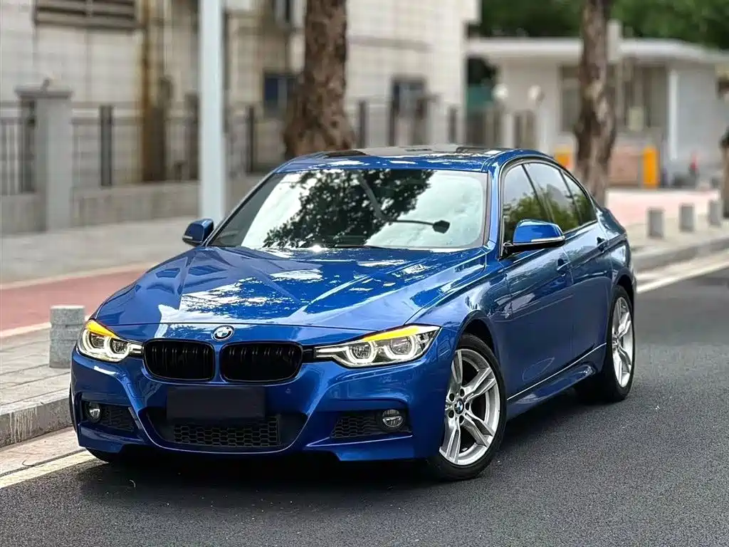 BMW 3 Series 2018 — фото 1