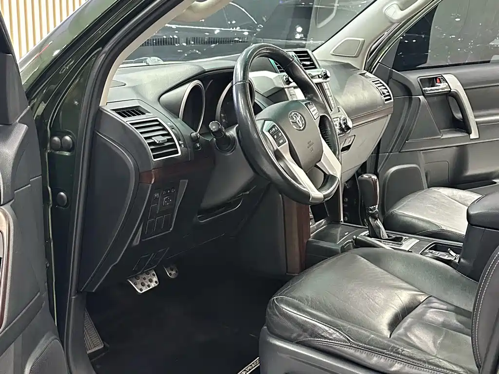 Toyota Prado 2017 — фото 7
