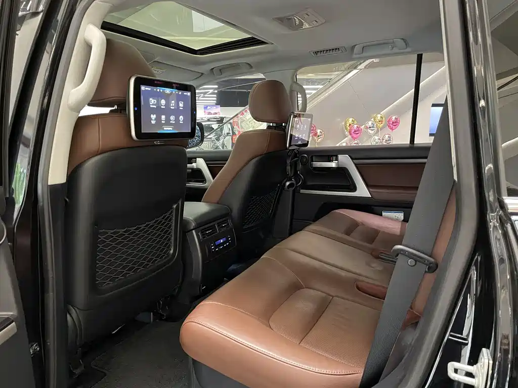 Toyota Land Cruiser 2019 — фото 16