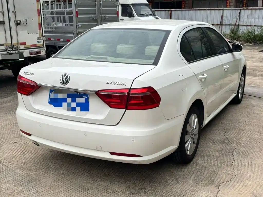 Volkswagen Lavida 2014