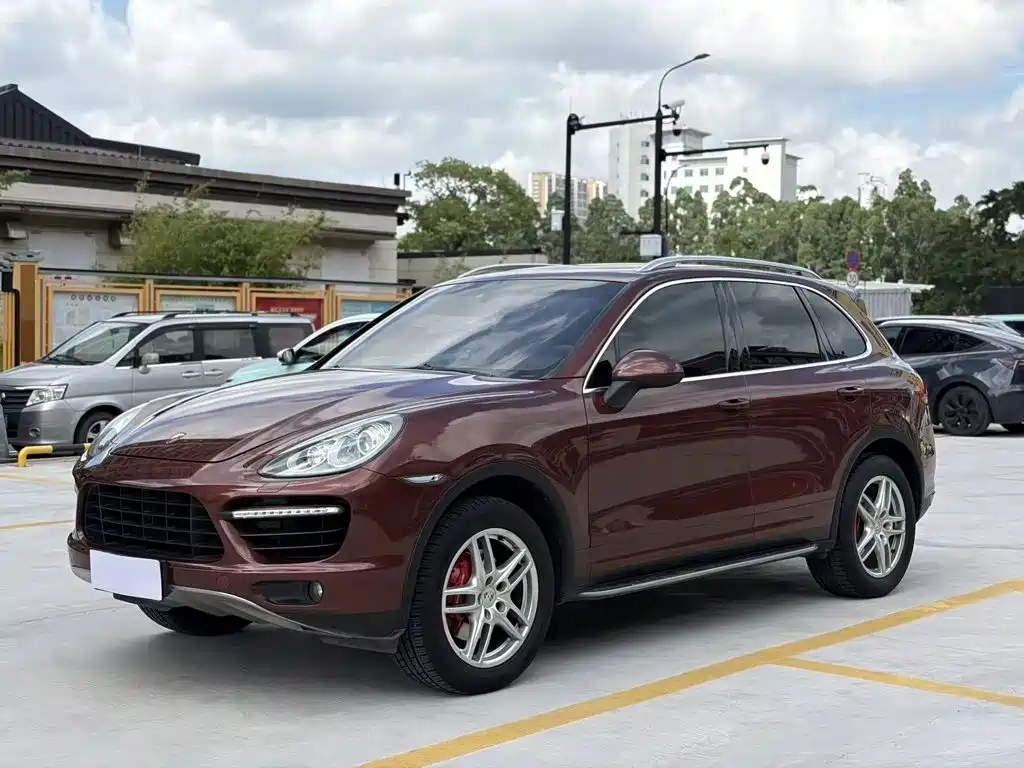 Porsche Cayenne 2013 — фото 1