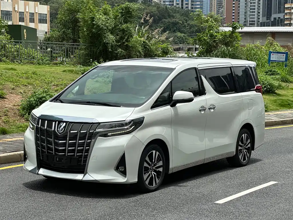 Toyota Alphard 2019 — фото 1