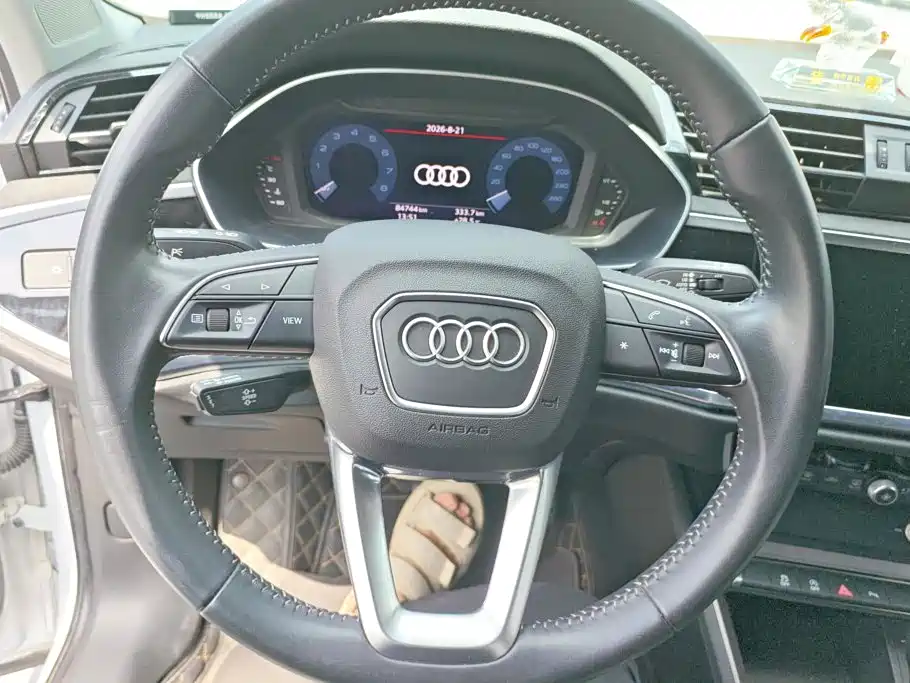 Audi Q3 2020 — фото 15