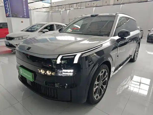 Lynk & Co 900 2025