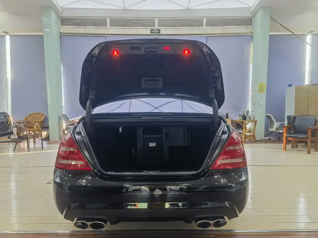 Mercedes-Benz S-Class AMG 2011 — фото 15