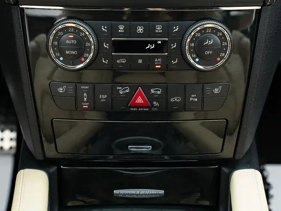 Mercedes-Benz M-Class 2011 — фото 15