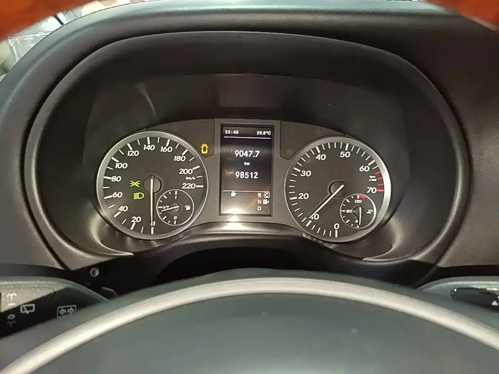 Mercedes-Benz Vito 2018 — фото 12