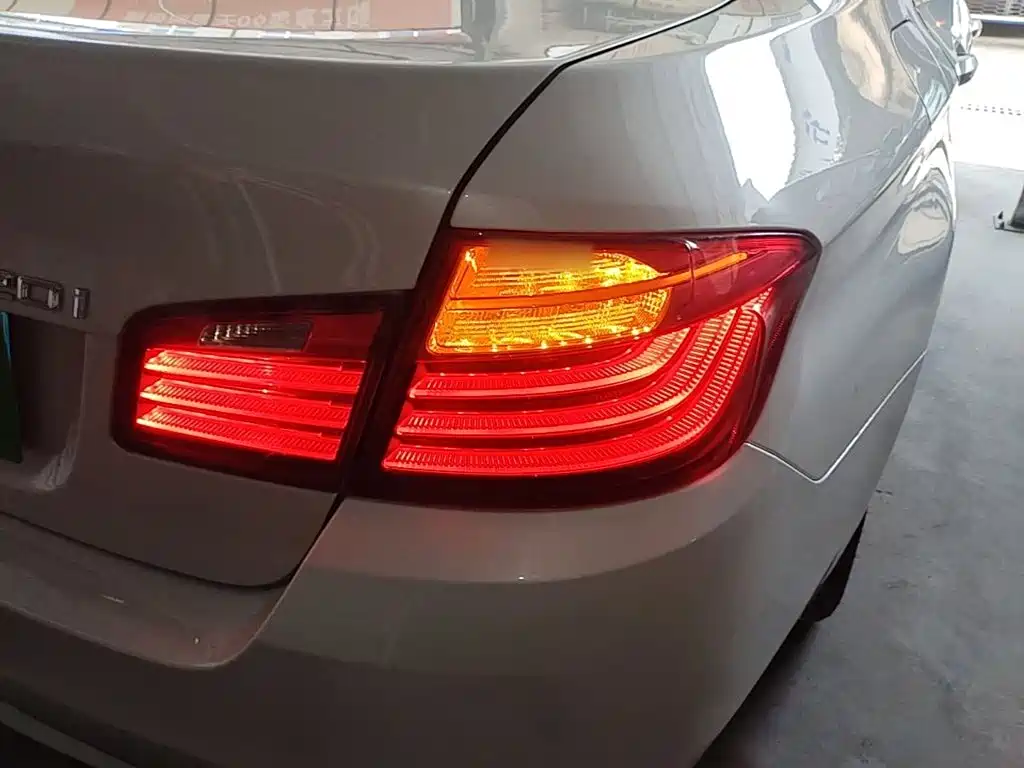 BMW 5 Series 2016 — фото 8