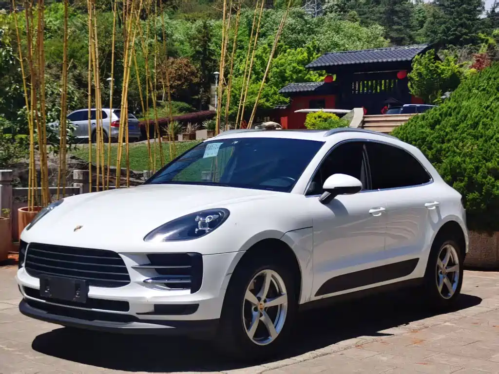 Porsche Macan 2019 — фото 1