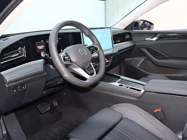 Volkswagen Magotan 2025