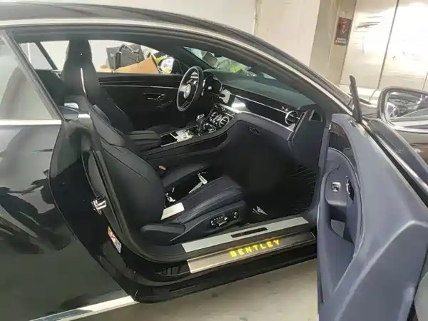 Bentley Continental 2021