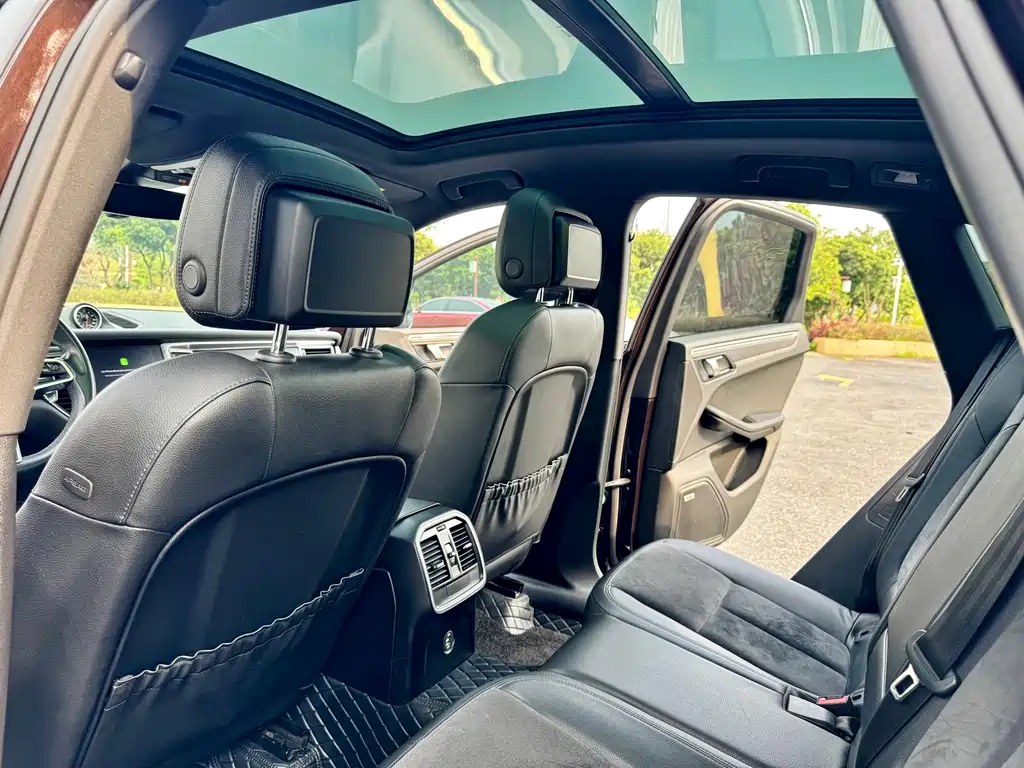 Porsche Macan 2018 — фото 11
