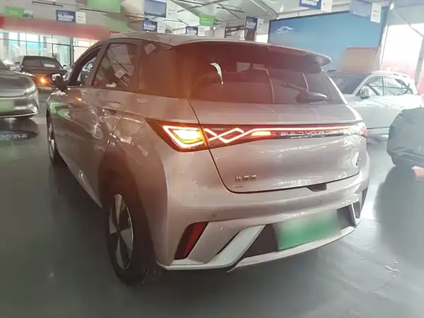 BYD Dolphin 2023