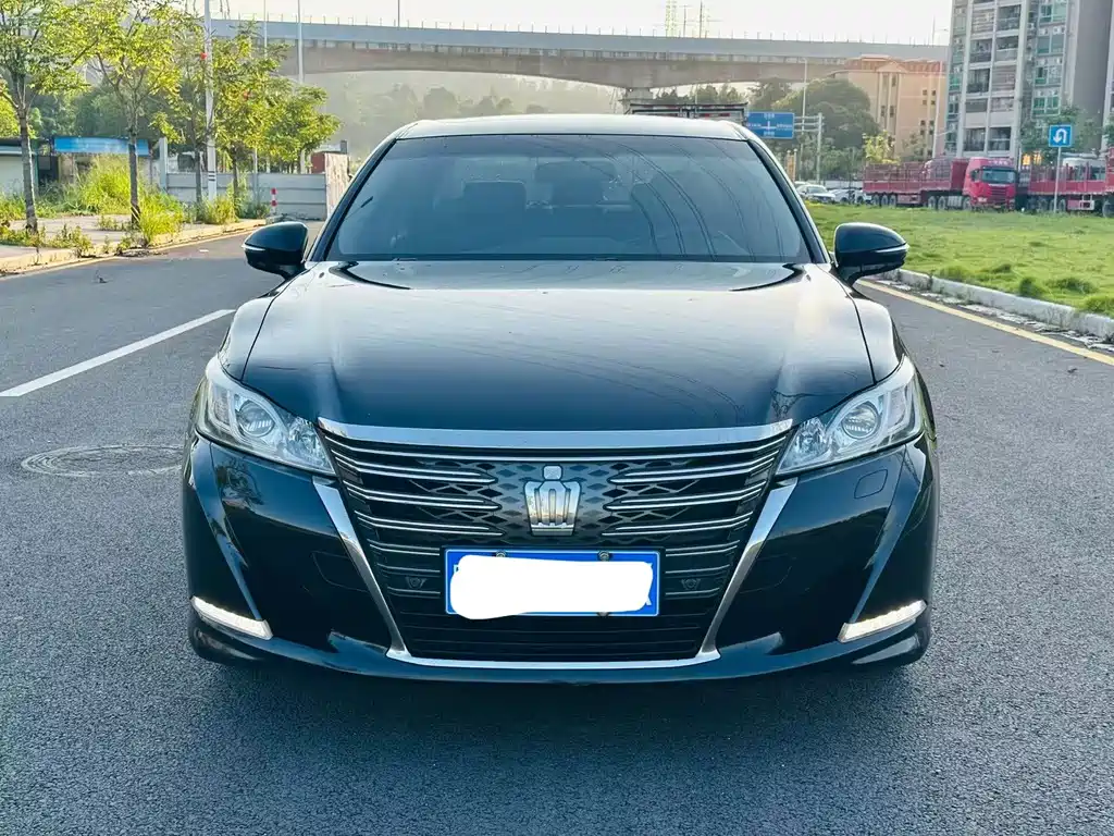 Toyota Crown 2018 — фото 2