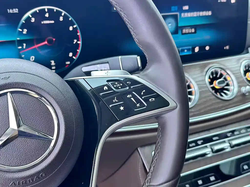 Mercedes-Benz E-Class 2022 — фото 12