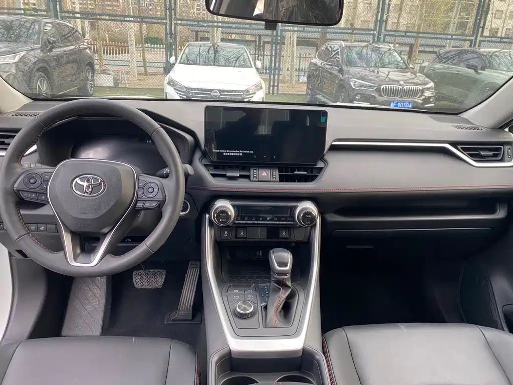 Toyota RAV4 Prime — фото 10