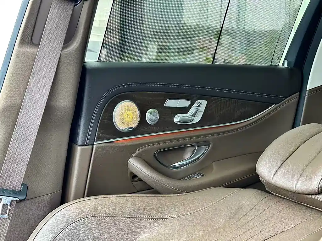 Mercedes-Benz E-Class 2022 — фото 22