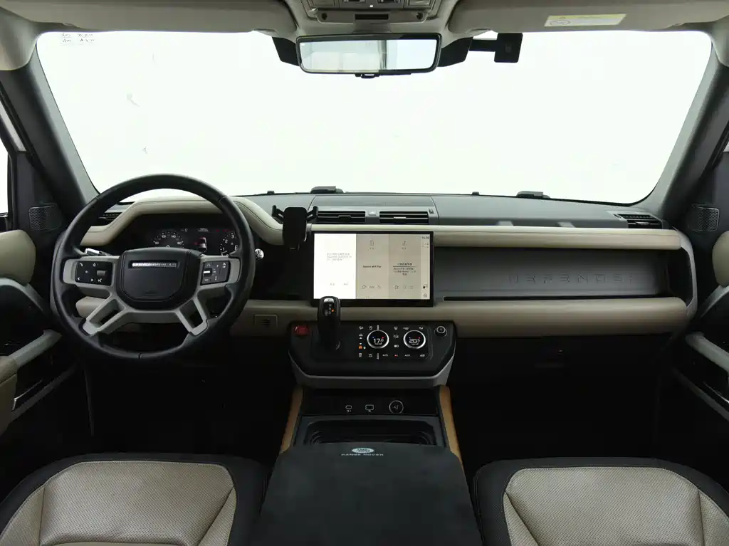 Land Rover Defender 2021 — фото 13