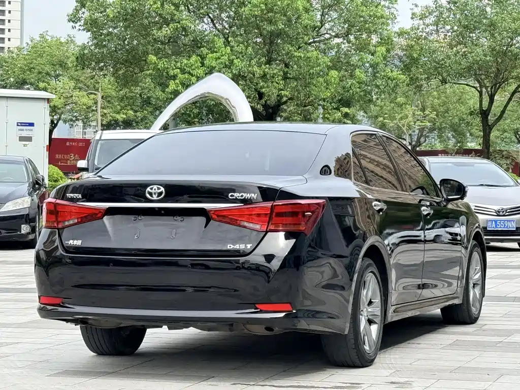 Toyota Crown 2018 — фото 3