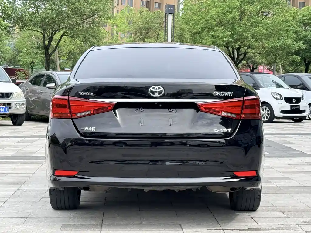 Toyota Crown 2018 — фото 4