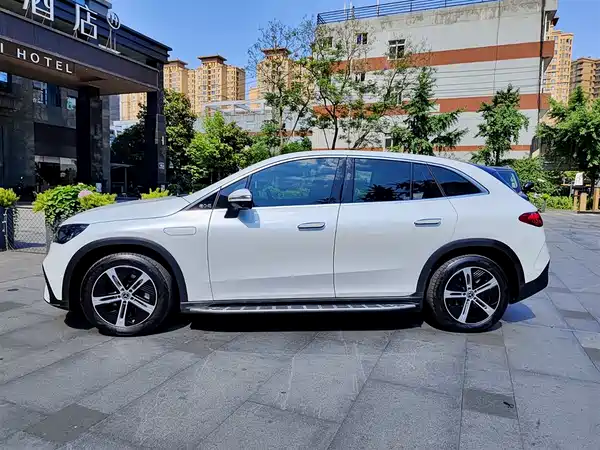 Mercedes-Benz EQE SUV 2023