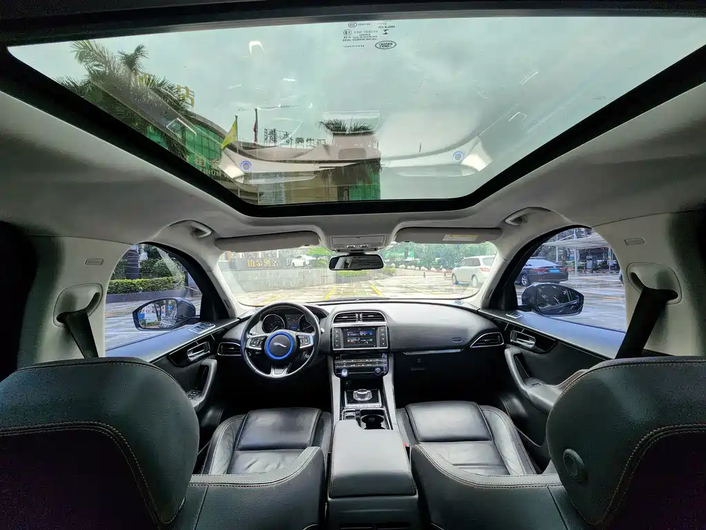 Jaguar F-PACE 2018 — фото 14