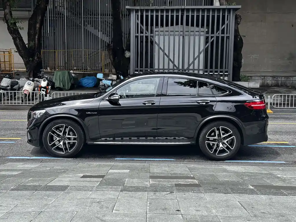 Mercedes-Benz GLC Coupe AMG 2018 — фото 3