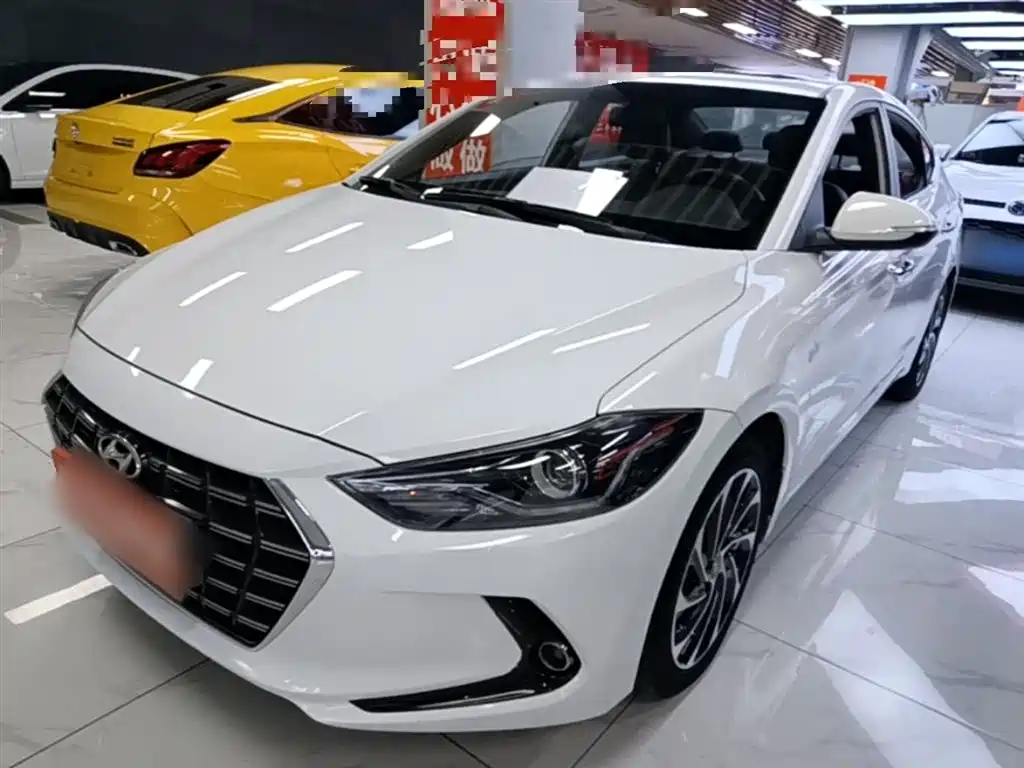 Hyundai Elantra 2019 — фото 2