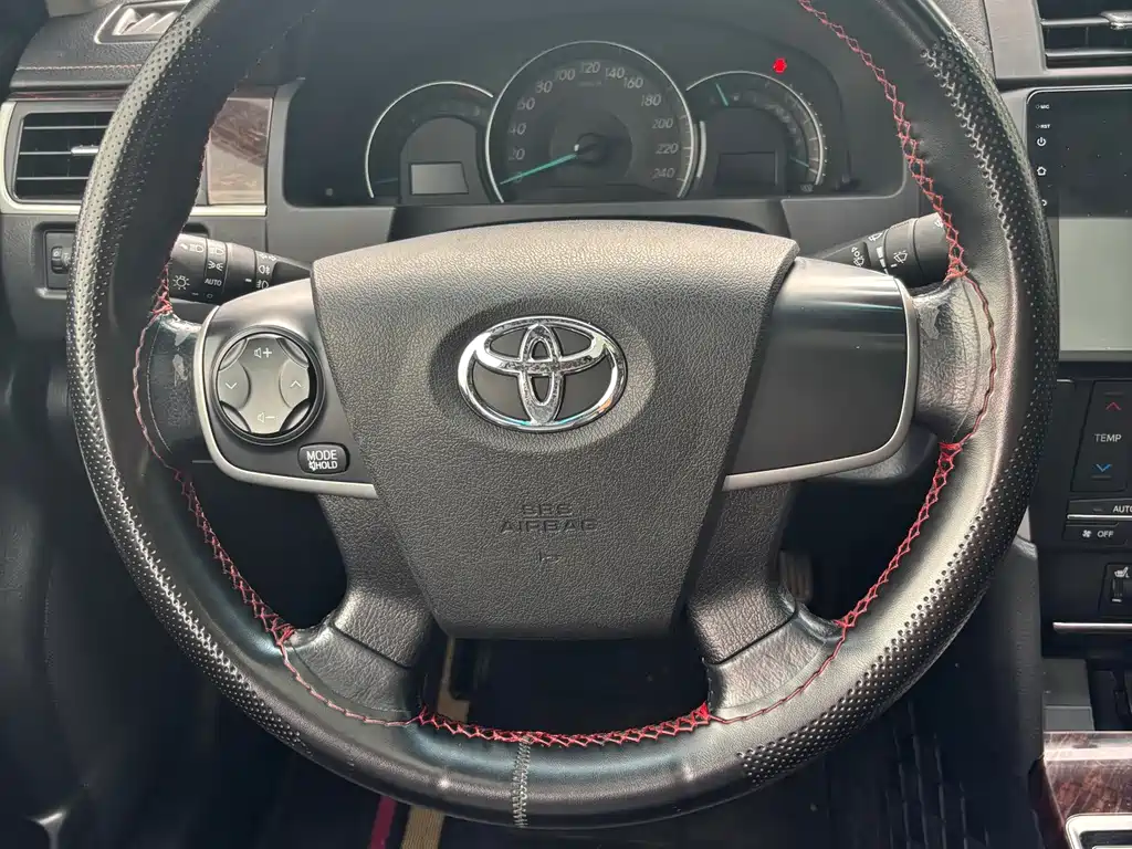 Toyota Camry 2017 — фото 17