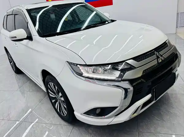 Mitsubishi Outlander 2021