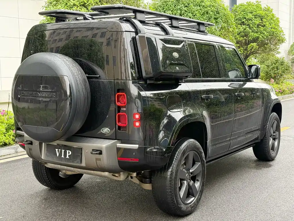 Land Rover Defender 2022