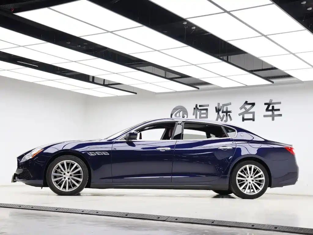Maserati Quattroporte 2017 — фото 31