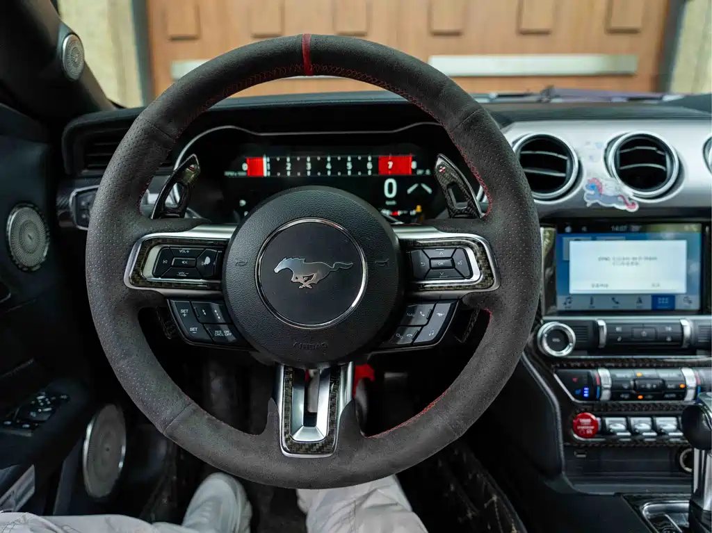 Ford Mustang 2018 — фото 14