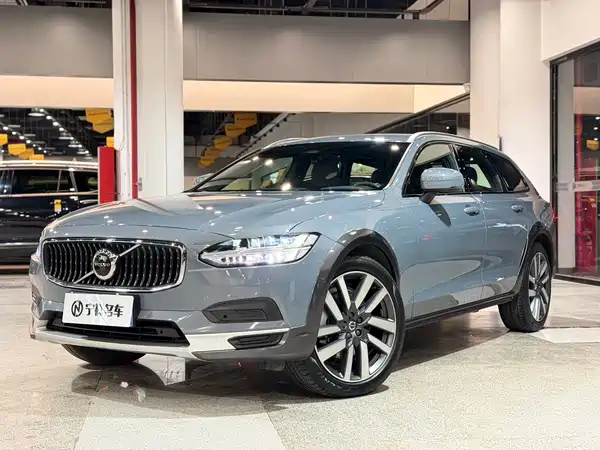 Volvo V90 2022