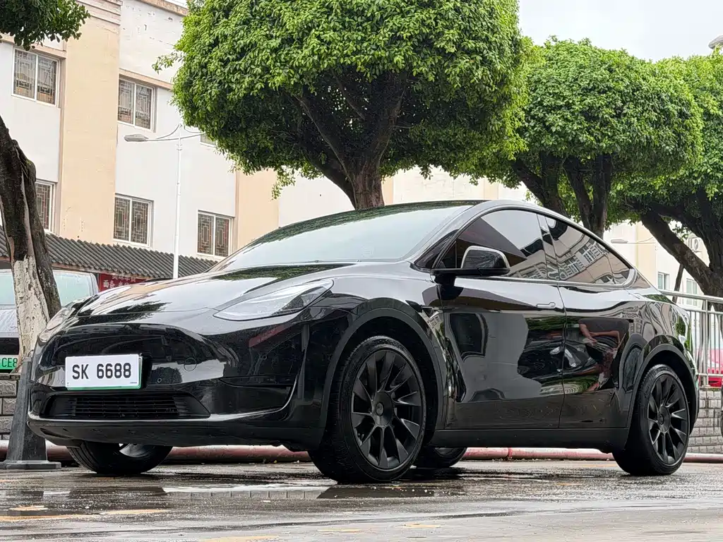 Tesla Model Y 2023 — фото 1